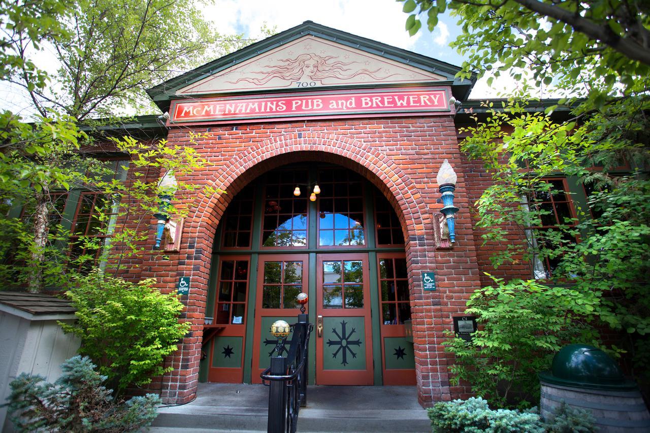 Mcmenamins Old St. Francis School Hotell Bend Eksteriør bilde
