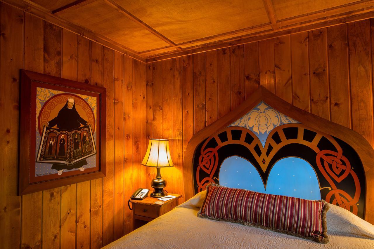 Mcmenamins Old St. Francis School Hotell Bend Eksteriør bilde