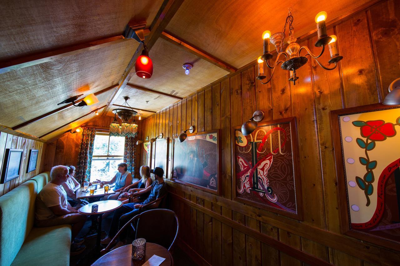 Mcmenamins Old St. Francis School Hotell Bend Eksteriør bilde