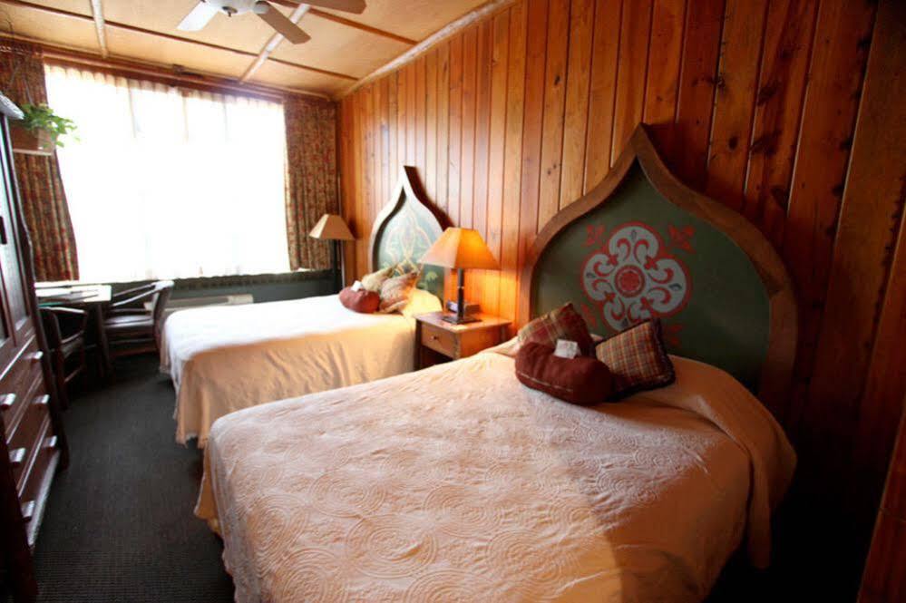 Mcmenamins Old St. Francis School Hotell Bend Eksteriør bilde