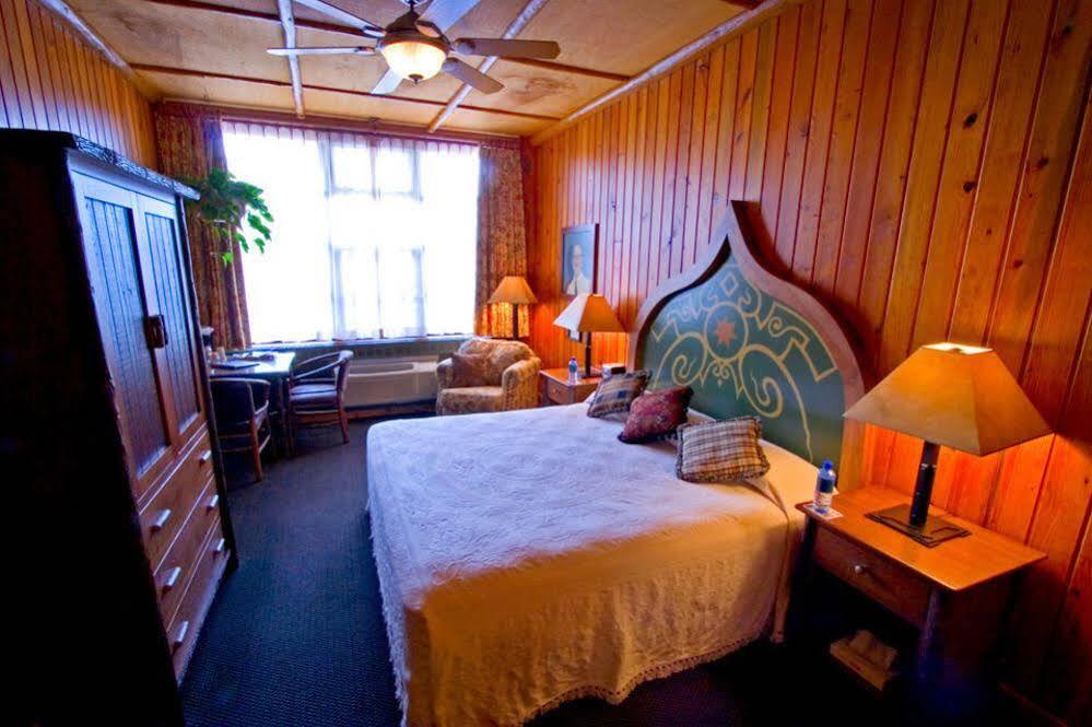 Mcmenamins Old St. Francis School Hotell Bend Eksteriør bilde
