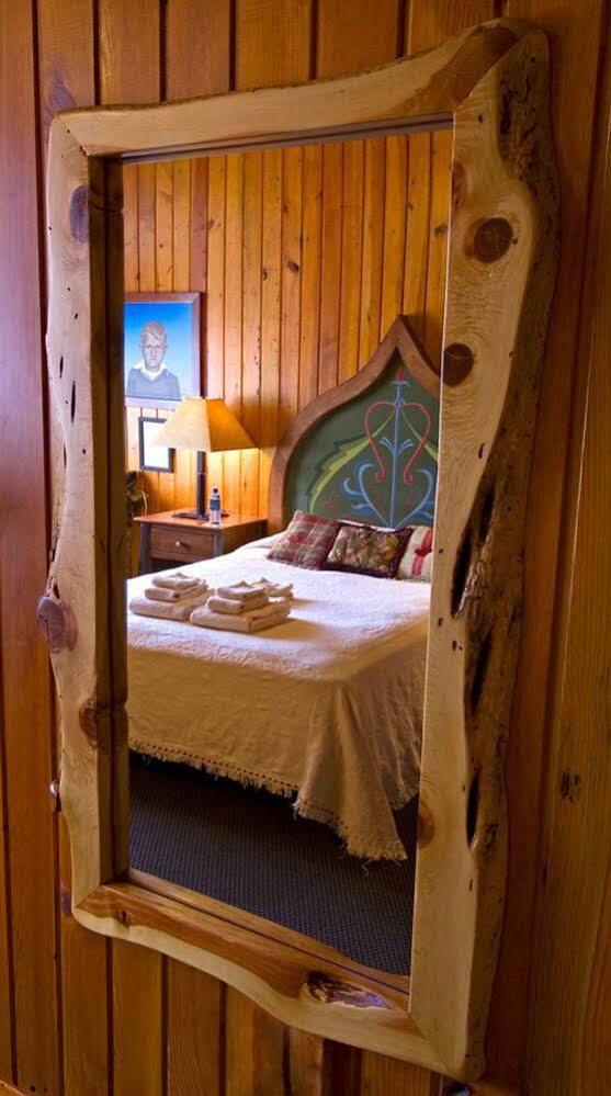 Mcmenamins Old St. Francis School Hotell Bend Eksteriør bilde